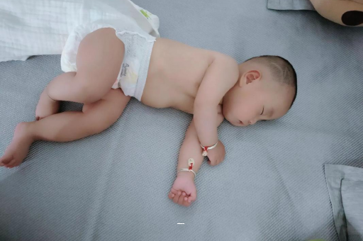 宜阳宝宝总是摇头怎么回事